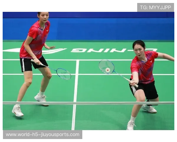 羽毛球亚团赛胡珂源林祥毅轮转默契，防守反击一气呵成